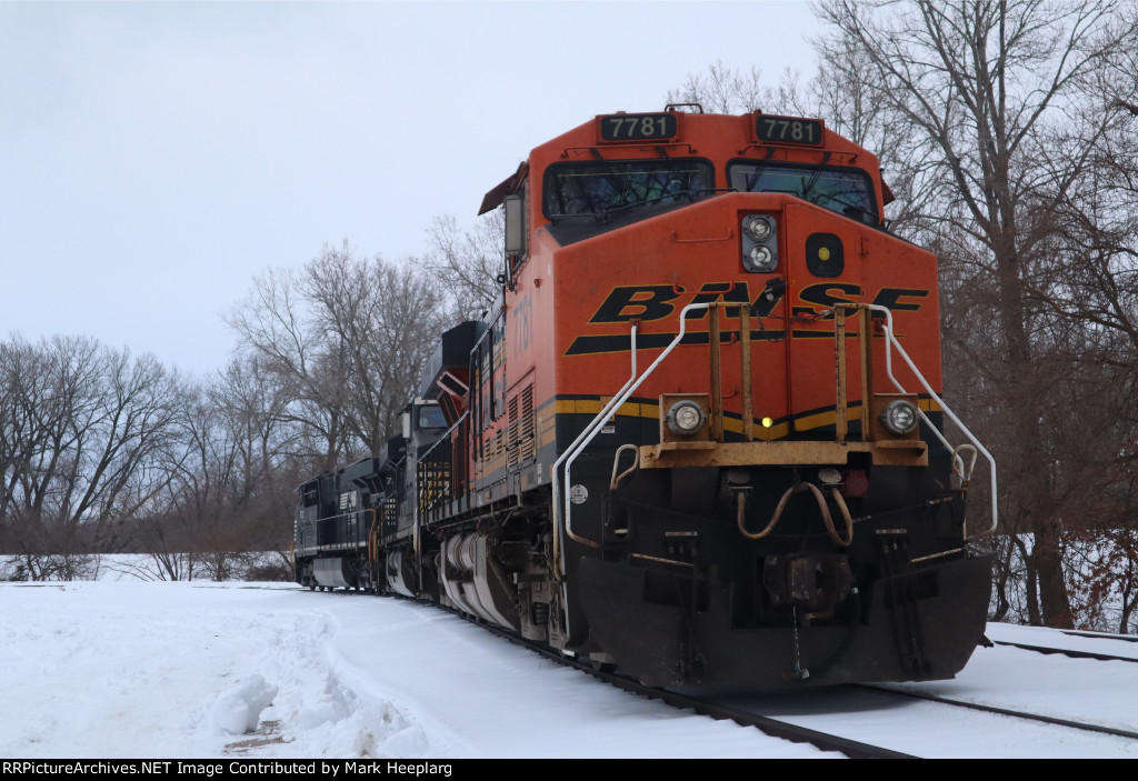 BNSF 7781